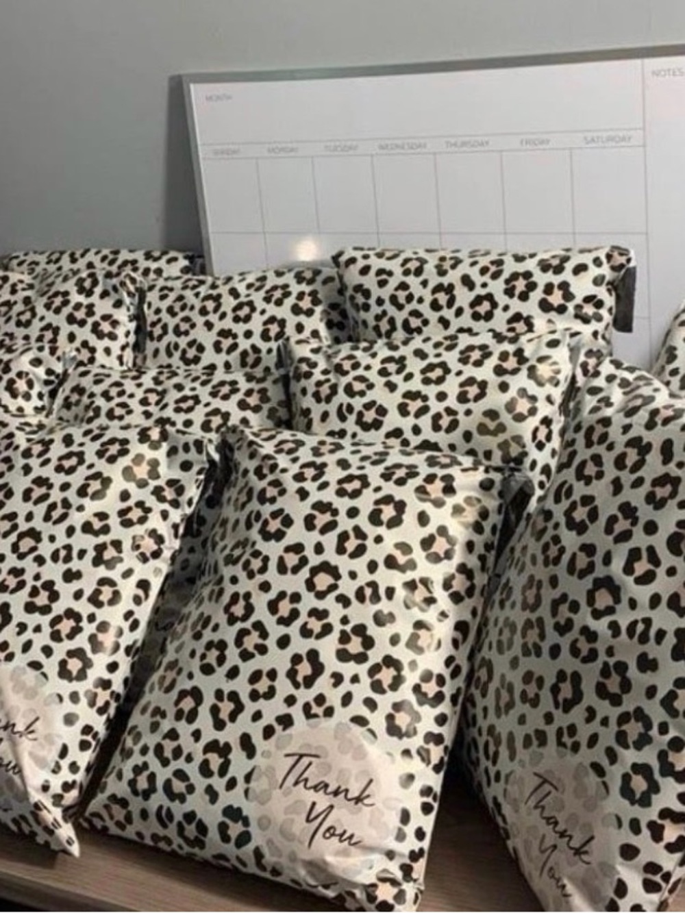 Women’s mystery bag bundle 4 - 5 items included